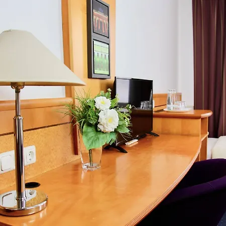 호텔 Parkhotel Viktoria 3*