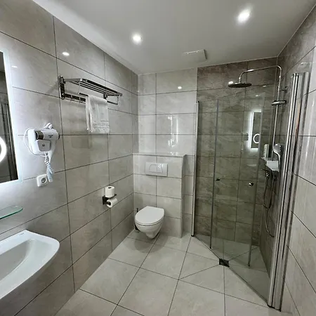 Parkhotel Viktoria Hotel 3*